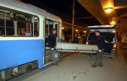 Zagreb: U tramvaju br. 6 pronašli mrtvog čovjeka