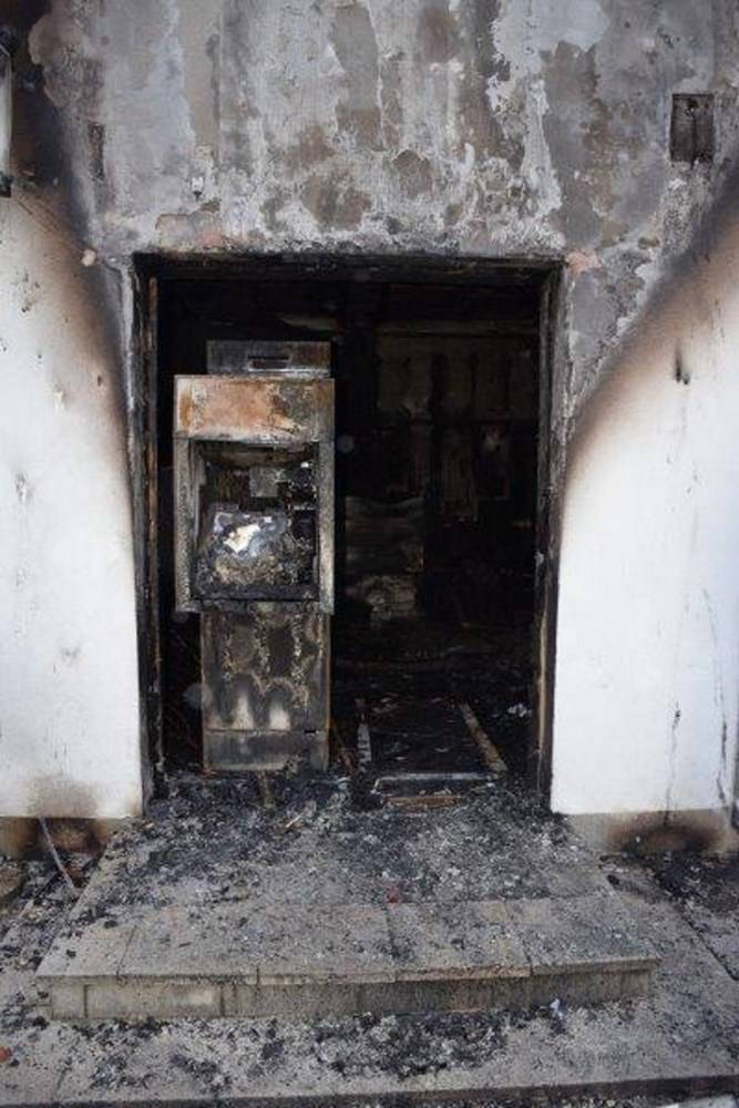 Pali bankomat banditi: Uhitili četvorku, mjesecima podmetali eksplozive, izazvali veliki požar