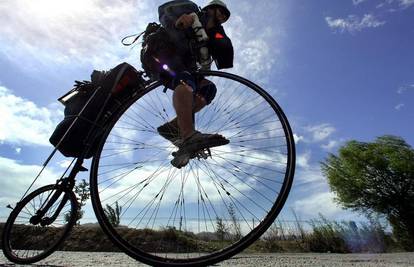 Stogodišnjim biciklom na putu oko svijeta 365 dana