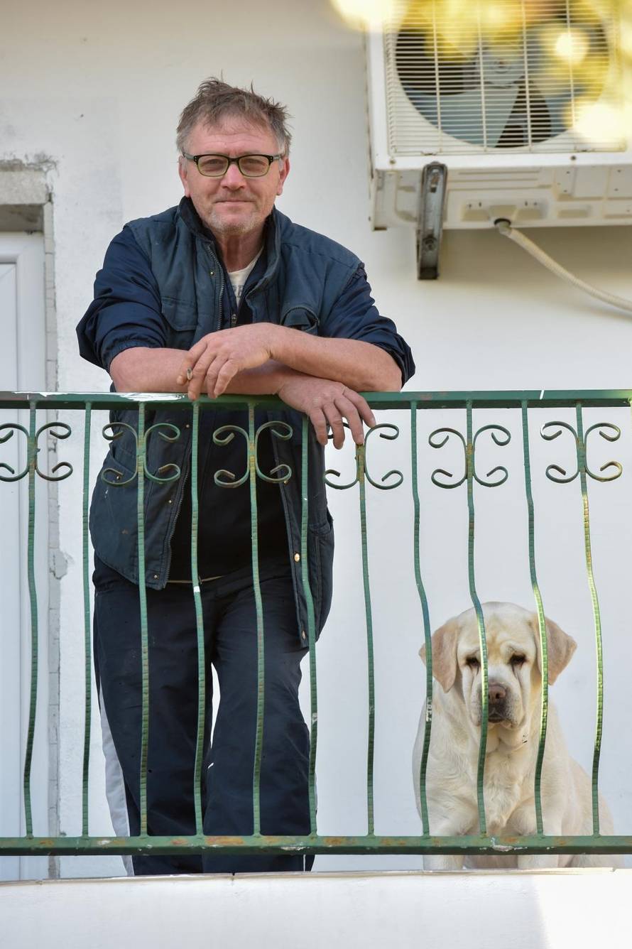 Biograd: Zbog sudskog spora zazidao se u kuÄu sa psom i ne moÅ¾e izaÄi