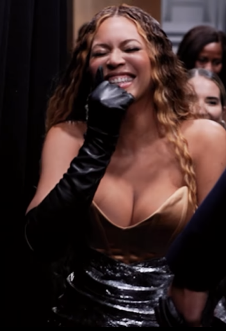 Beyonce fanovima pokazala kako je proslavila pobjedu na Grammyjima: 'Dobili smo ih 3!'