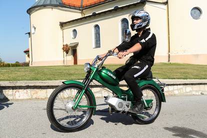 Susret ljubitelja i vlasnika mopeda Tomos u Gornjoj Stubici