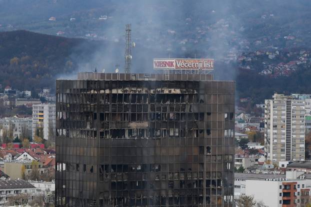 Zagreb: Pogled na izgoreni Vjesnikov neboder 