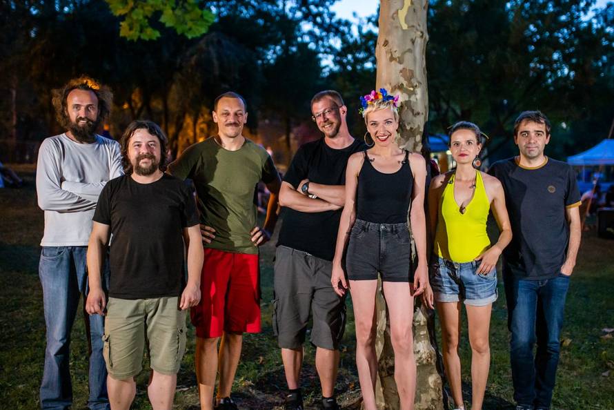 Elemental na Bundeku: Tražili su publiku da ostane sjediti, ali na kraju su svi bili na nogama