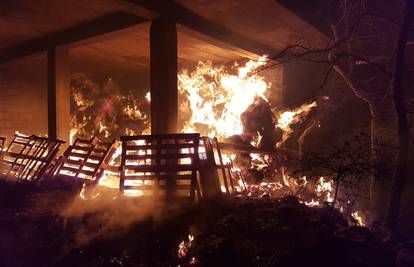 Podmetnuli su dva požara blizu Zadra: 'Osjećamo se nesigurno'
