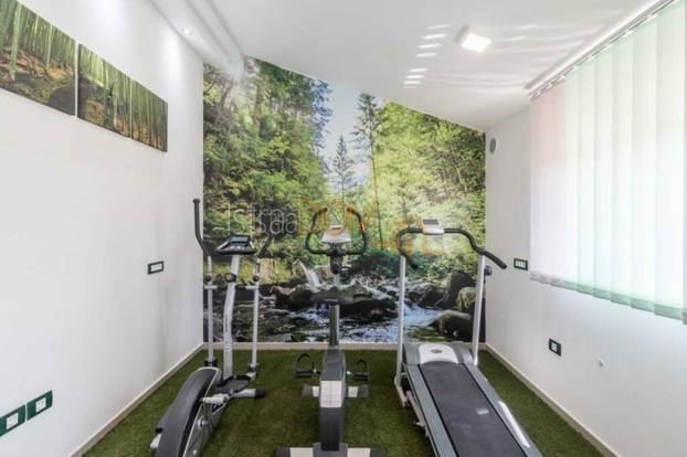 FOTO U ovoj vili u Istri možete živjeti kao u filmu: Ima jacuzzi, vinski podrum i terene za sport