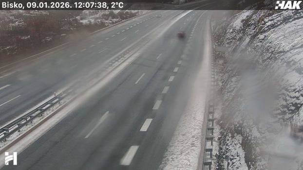 FOTO Snijeg pao i u Splitu! Bijeli se i autocesta u okolici grada: Pogledajte prizore iz Dalmacije