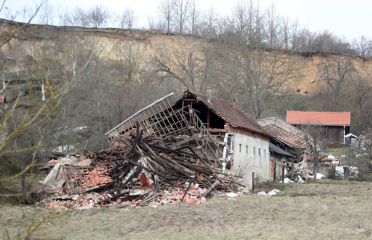 Crveni križ apelira: Pomozite ljudima koji su ostali bez doma