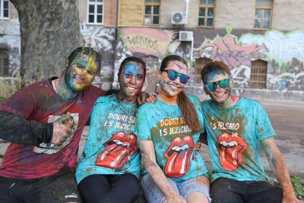 Pulski srednjoškolci slave kraj škole