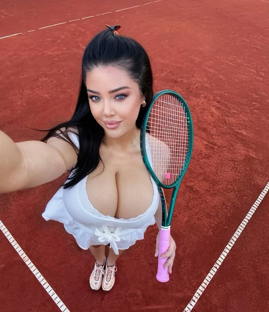 Claudia u uskom ski odijelu pokazala više od snježnih vještina: Imala i nezgodu