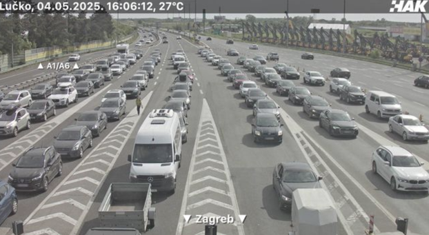 FOTO Kilometarske kolone i zastoji na autocestama. Na granicama višesatna čekanja