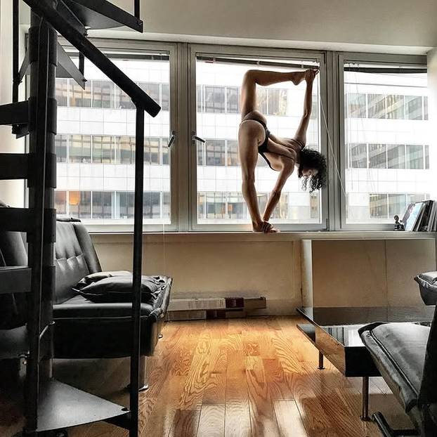 FOTO Evo zašto svi vole gledati dok Jessica vježba: 'Poze kakve ja radim  još niste vidjeli...'