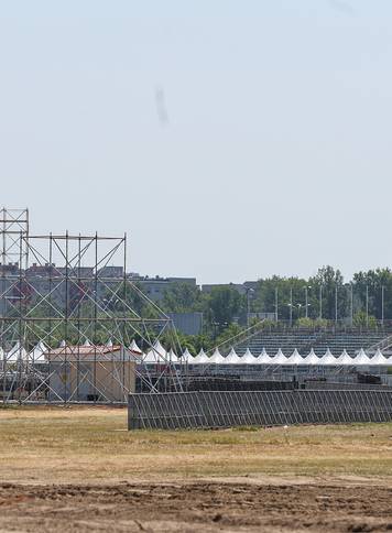 Zagreb: Radovi na izgradnji pozornice za koncert Marka Perkovića Thompsona