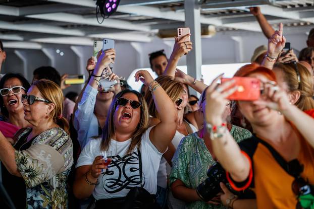 Split: Koncertom na trajektu "Korčula" počeli dani sjećanja na Olivera Dragojevića