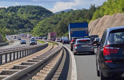 Sudar na A1 između Karlovca i Jastrebarskog: Kolona od 2 km