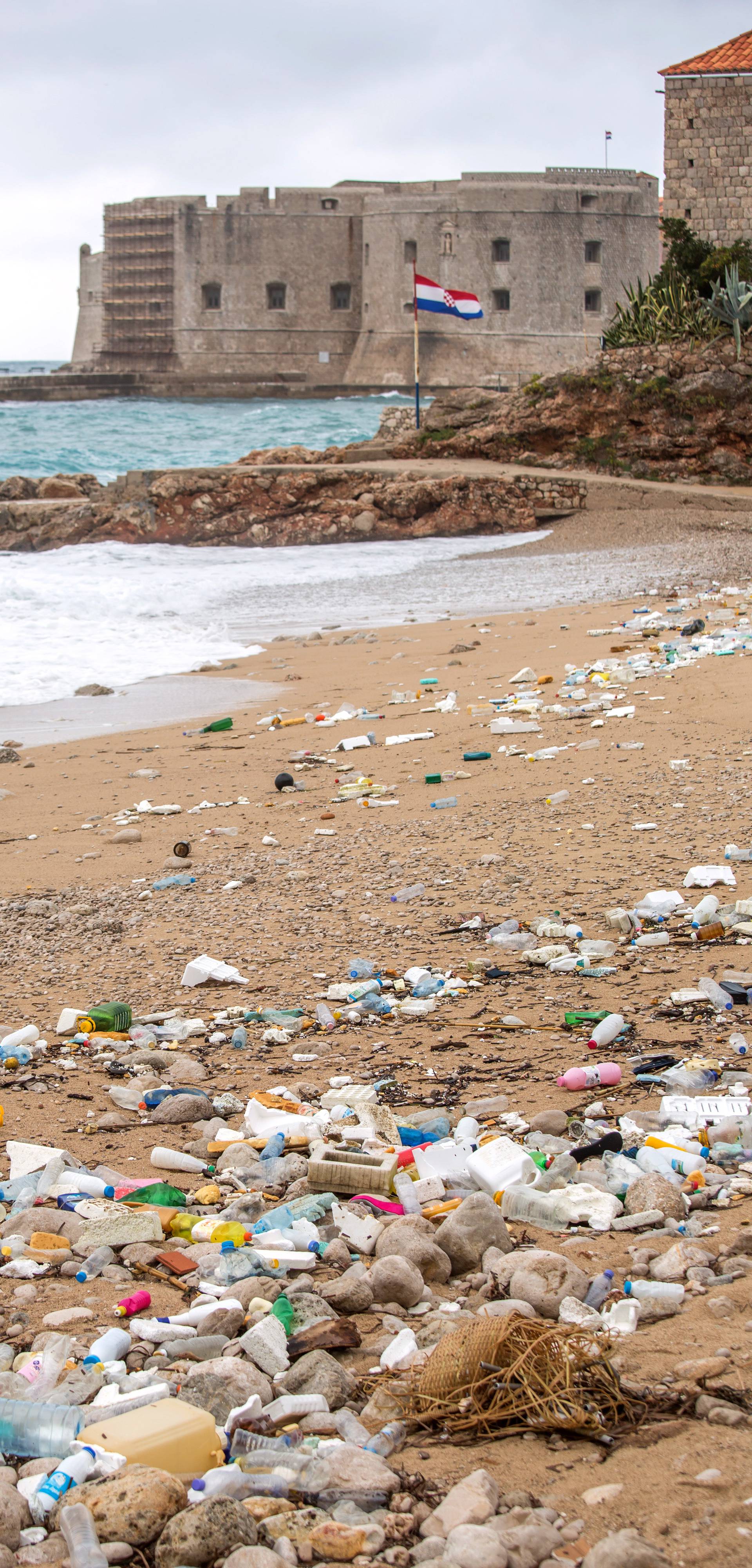 Naše plaže prije i poslije jakog juga: Guše se u smeću i plastici