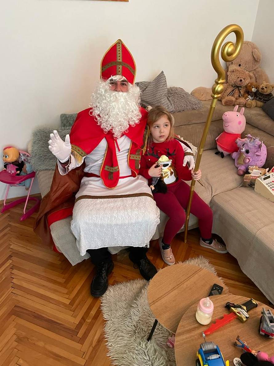 Kiara šalje svima čestitku za Božić, krenula je s terapijama: 'Sve je dobro, nalazi su uredni'