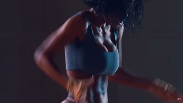 FOTO Teyana Taylor tresla je guzu u tangicama, a sada voli nositi 'gole' haljine u javnosti