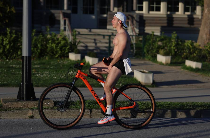 Zagreb: Na Uskrs Jarun privukao veliki broj građana