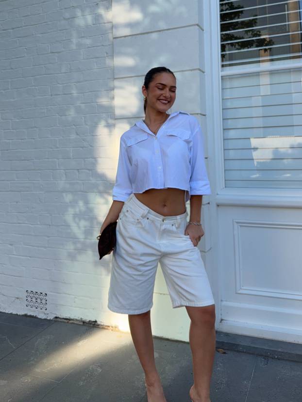 FOTO Unuka legende kriketa izazvala pomamu bez grudnjaka