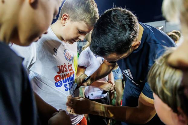 Split: Igrači Hajduka posjetili su Torciida kup