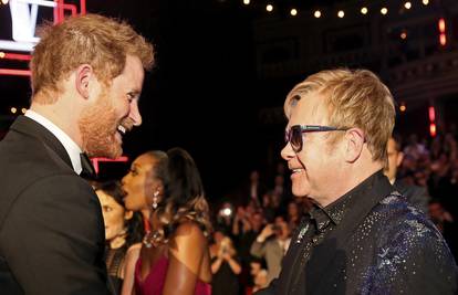 Elton brani Harryja i Meghan: 'Platio sam im privatni avion'