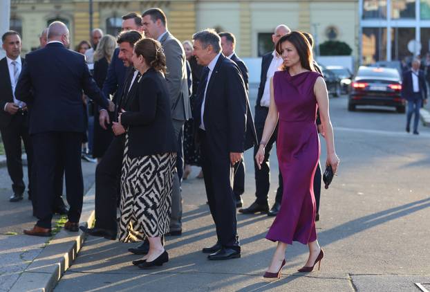 Zagreb: Dolazak uzvanika na svečani koncert u HNK