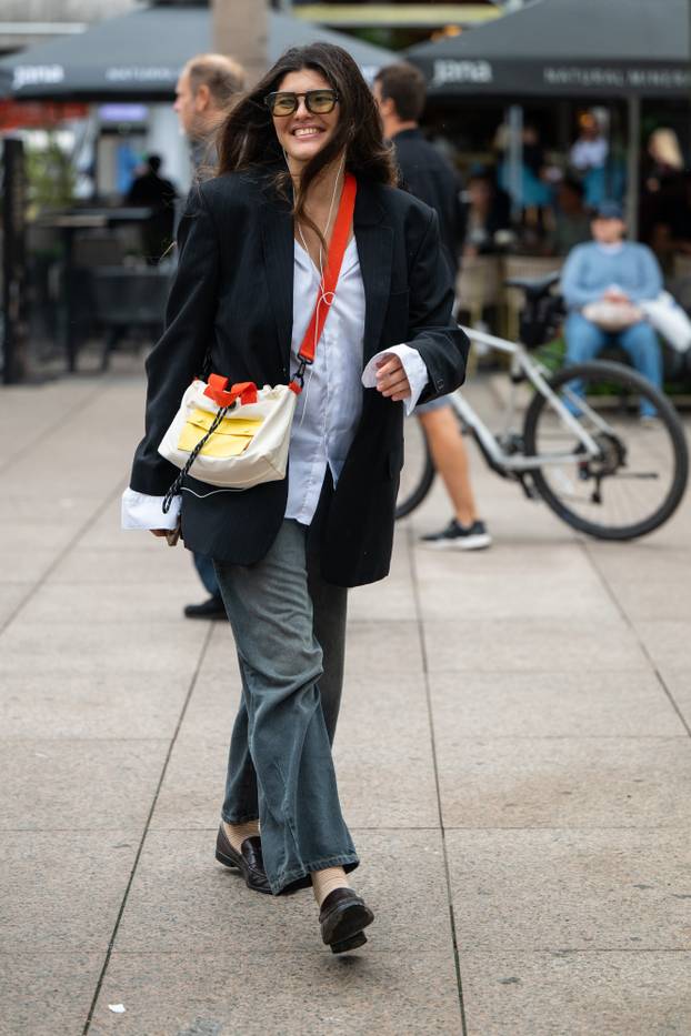 Zagreb: Pjevačica Dunja Ercegović prošetala po gradu 