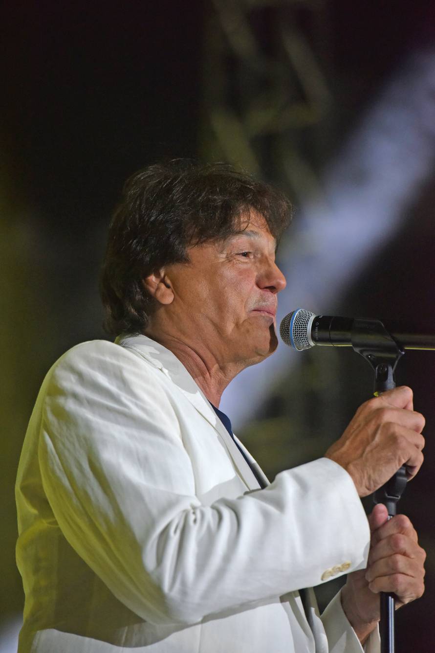 Koncert Zdravka ÄoliÄa u puskoj Areni