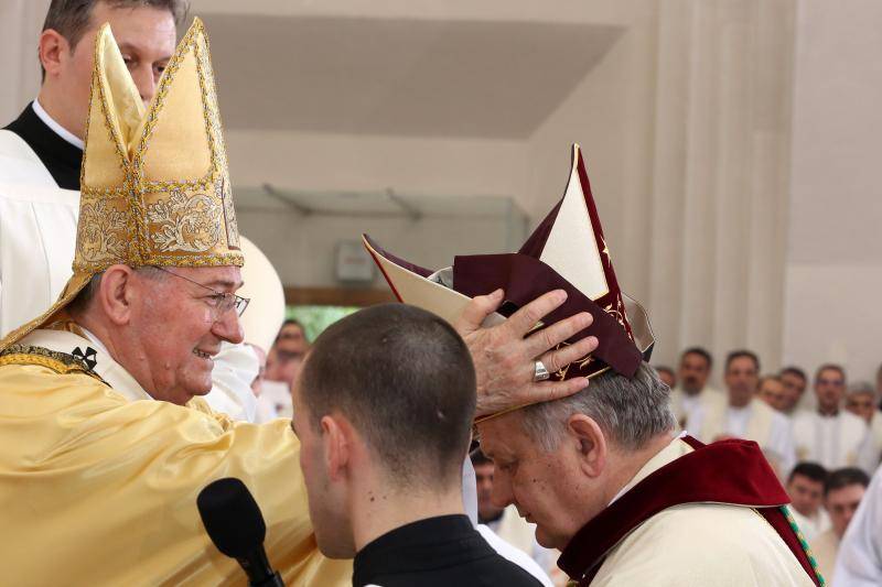 Zaređen novi vojni biskup Jure Bogdan: Na misi bio šef SOA-e