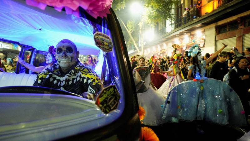 FOTO Kosturi, spektakularni kostimi i maske: Ovako se za Dan mrtvih priprema Meksiko