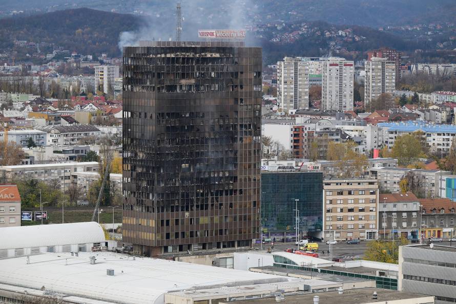 Zagreb: Pogled na izgoreni Vjesnikov neboder 
