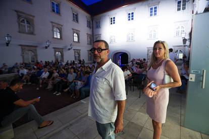 FOTO Koncert u sjećanje na oca: Matija Dedić na godišnjicu smrti Arsena zasvirao u Zagrebu