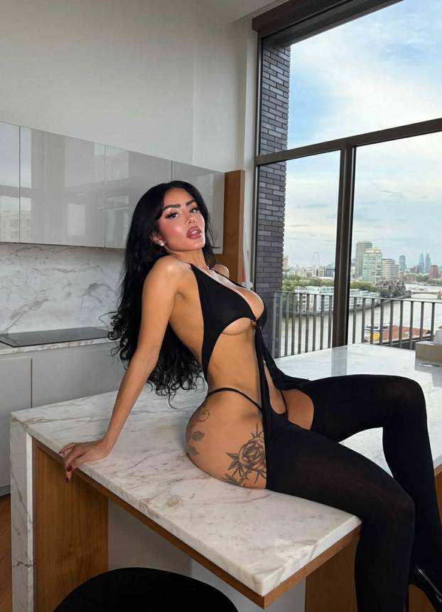 FOTO Pomiče granice onoga što se može pokazati u javnosti: 'Slatka sam kao pravi bombon'