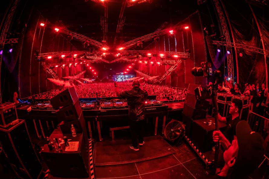 Split -  DJ-a Carl Cox