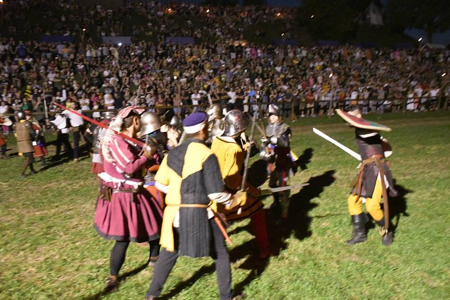 Koprivnica: Scenski prikaz noćnog napada na Grad