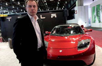 Šef Open AI traži povrat novca od Elona Muska za auto: Evo koliko mu je Tesla dužna