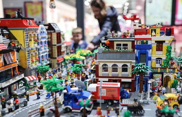 Zagreb: Izložba Lego kockica u Family mallu