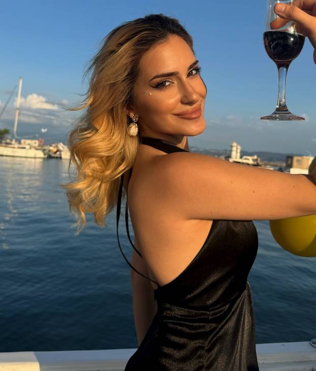 FOTO Bivši dinamovac rastao se s Hrvaticom, sad ljubi 12 godina mlađu Turkinju: 'Moja ljubav'