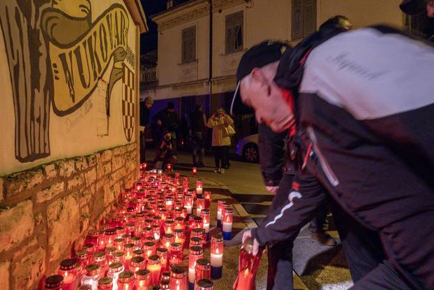 Pula: Održan mimohod u povodu obilježavanja Dana sjećanja na žrtvu Vukovara i Škabrnje