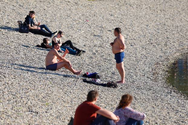 Zagreb: Na Uskrs Jarun privukao veliki broj građana