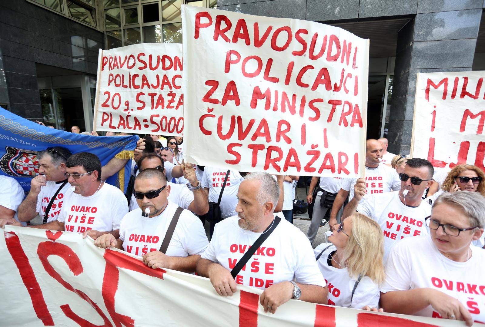 Zagreb: Prosvjed Sindikata pravosudne policije ispred Ministarstva pravosuÄa