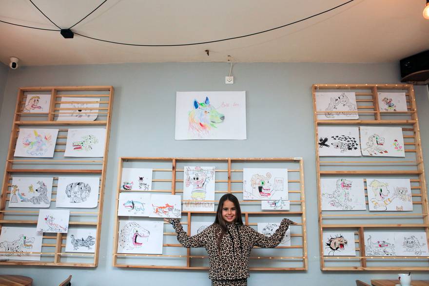 Lara Brčić (11) pobijedila leukemiju, a sada ima svoju izložbu crteža