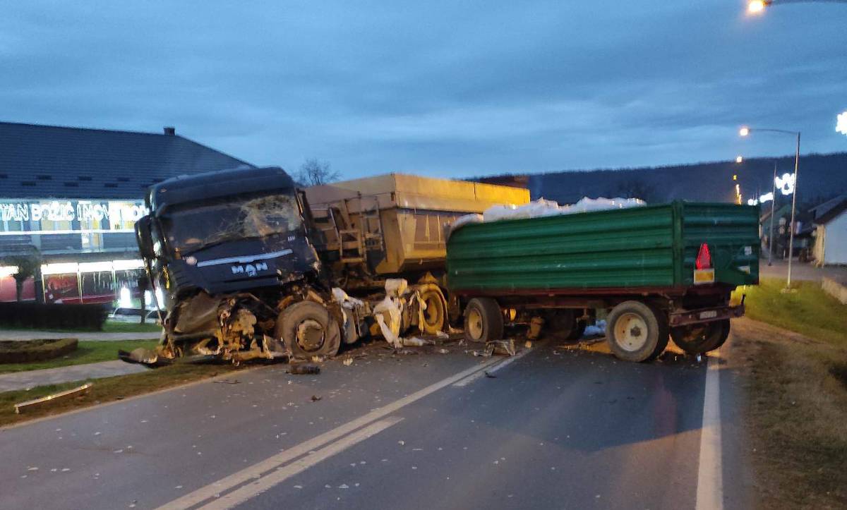 Strašna nesreća kod Našica: Kamion se zabio u traktor