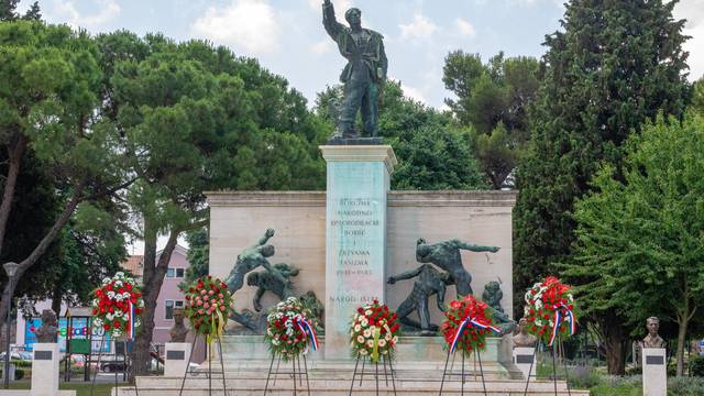 Pula: Zašarali spomenik palim borcima antifašstičke borbe