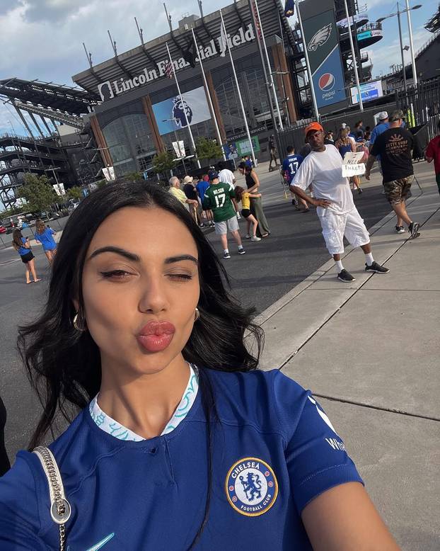 FOTO KAKVE LJEPOTICE! Ima li Španjolska najljepše WAGS-ice? Evo koga ljube Olmo i društvo...