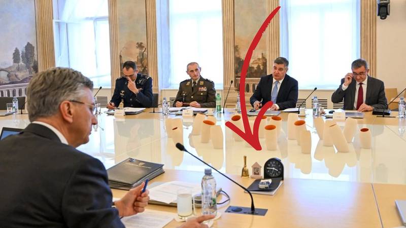 Tajna kipića s Plenkovićeva stola: To je Marija u Banskim dvorima. Donio ju je osobno