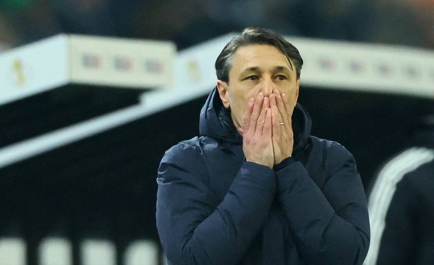 DFB Cup - Round of 16 - Borussia Moenchengladbach v VfL Wolfsburg