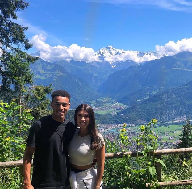 FOTO Tu je nogometašica, tu je i cheerleadersica:  Ovo su žene i djevojke američkih nogometaša