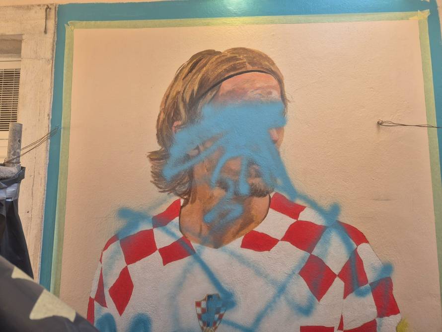FOTO Pogledajte kako je trebao izgledati mural Luke Modrića...